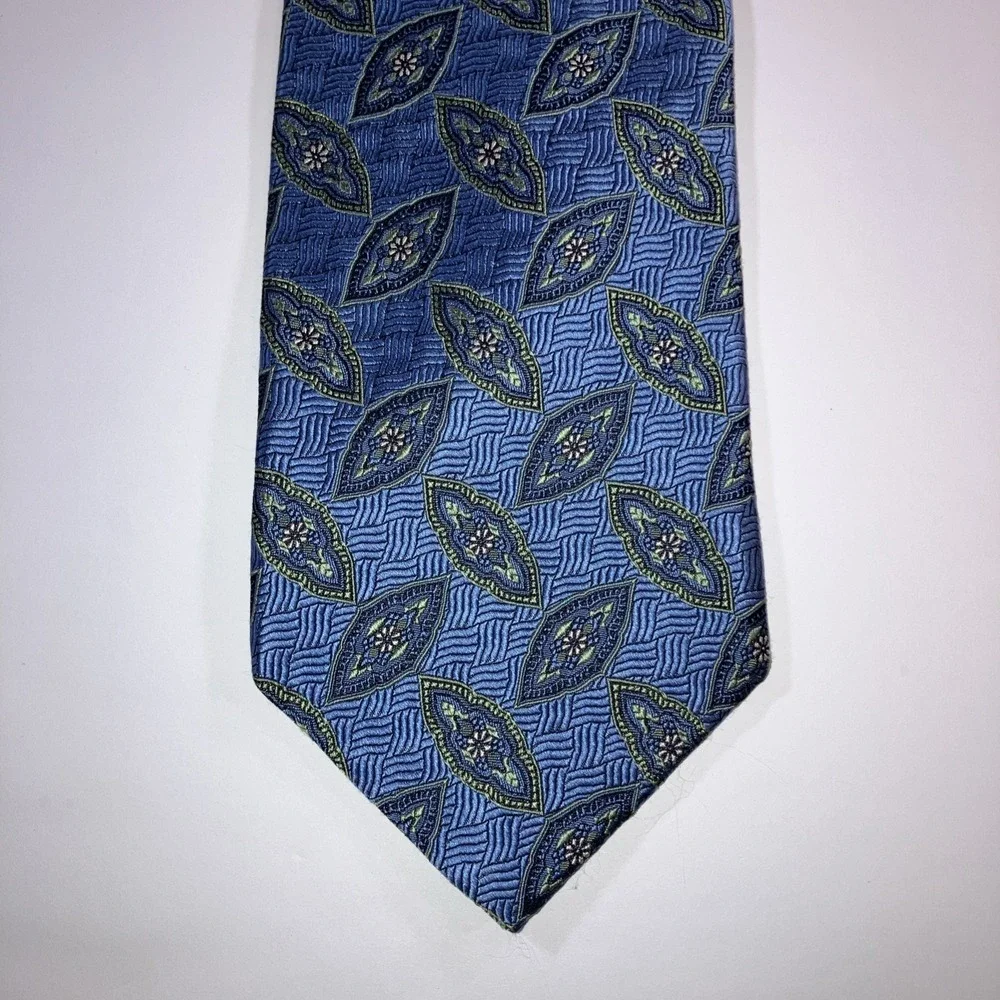 Robert Talbott Best of Class Silk Tie Blue Medallion‎ Neat Handsewn in USA 61